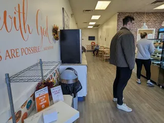 Amazin' Glaze Donuts & Bakery