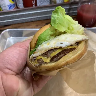 Howdy burger with fried egg!