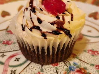 Q’s Cakes and Sweets Boutique