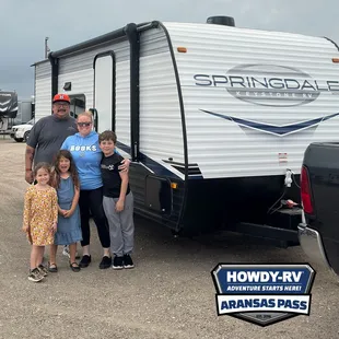 Woohoo!! More happy campers!  Congrats to the Naranjo family on your new 2023 Keystone Springdale 1800BH. Welcome to the Howdy RV family
