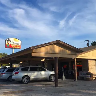 the outside of the restaurant