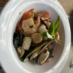 Spicy seafood noodle.