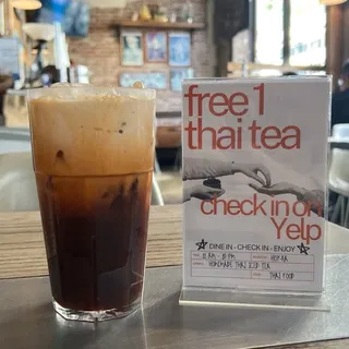 Macaroon Thai Tea
