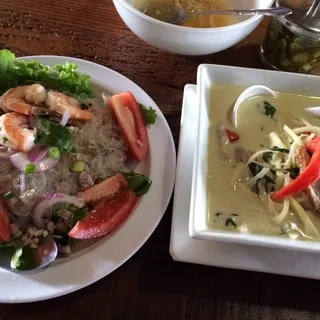 Yum Woonsen Salad
