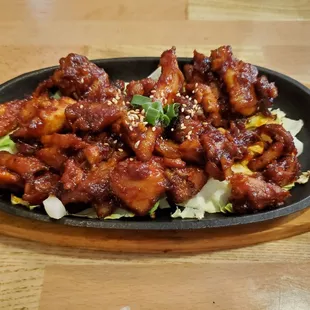 chicken wings on lettuce