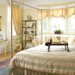 Breakfast in Bed in The Mizell Suite.