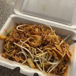 Chicken Pad Thai.