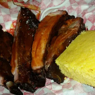 Ribs w/ Cornbread