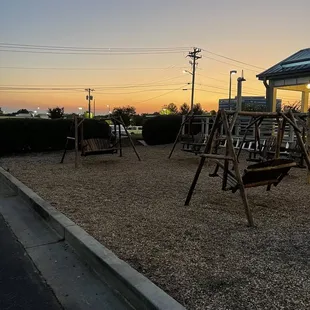 Outdoor swing benches