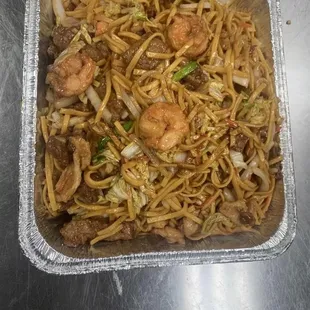 house special lo mein party tray