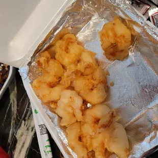 Fried Shrimps with Hot Garlic Sauce (Sauce on the side)