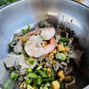 Hủ tiếu khô and nước