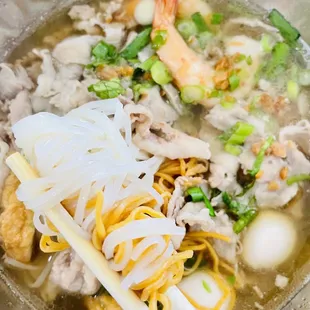 Hu Tieu Mì - rice &amp; egg noodle view (the soup version)