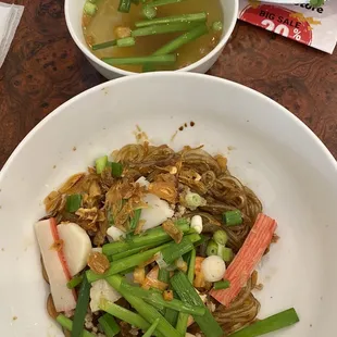 Dry hu tieu w/ chewy noodle