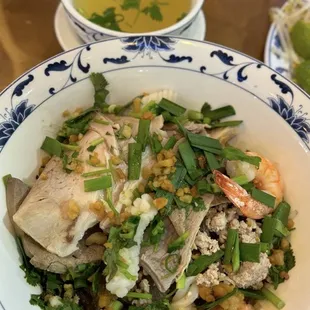 Hu Tieu My Tho Thit Tom Muc Gan (Shrimp - Squid - Pork Liver Noodle Soup)