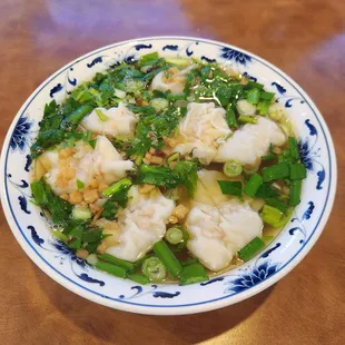 Mi hoanh thanh / wonton noodle soup