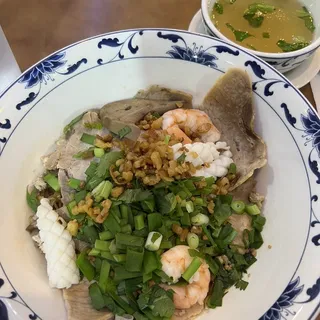 Hu Tieu My Tho Thit Tom Muc Gan (Shrimp - Squid - Pork Liver Noodle Soup)