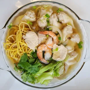 Wonton noodle soup