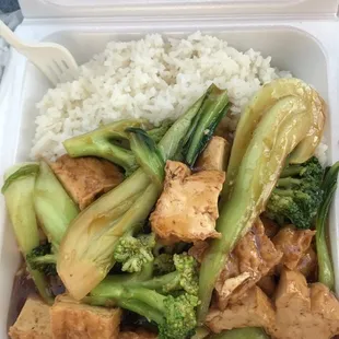 Veggie stir fry with tofu