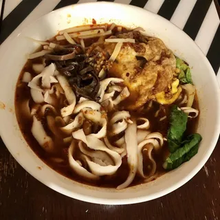 C9.Sour & Hot Noodle Soup-