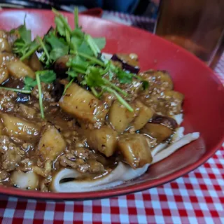 D7.Noodle w.Minced Pork & Eggplant Sauce-