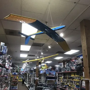 Models, remote control and gliders. So much neat stuff here.
