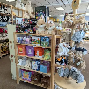 March is just around the corner, and we are SO ready for Spring!  What's your favorite springtime activity?!