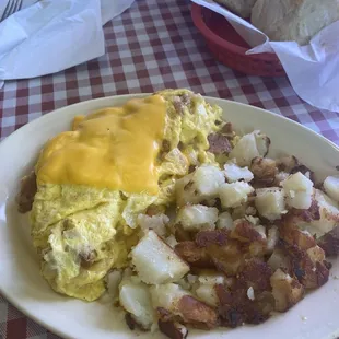 Sausage Omelette with pan potatoes