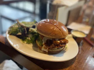 Full Mile Beer Co & Kitchen