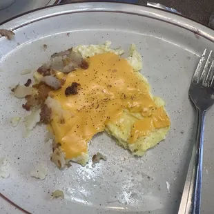 They literally just slapped american cheese on top of cold eggs and I didn&apos;t receive a refund nor new eggs.