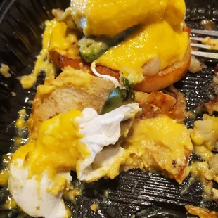 The potatos missing ingredients, the Benedict also missing 2 ingredients. Didntbrealize the tomato on one side was missing.