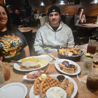 Gold Medal Chicken & Waffles