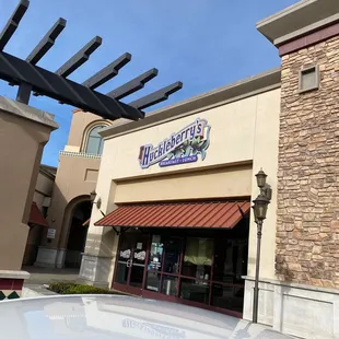 the outside of a restaurant