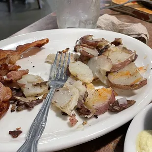 How do you mess up potatoes? Bland and crappy bacon on the side.