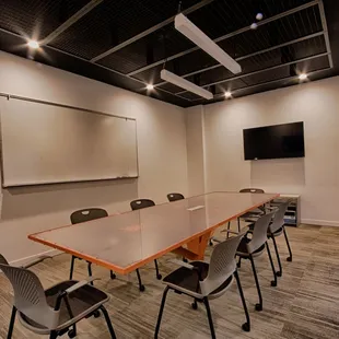 Huddle's Conference Room