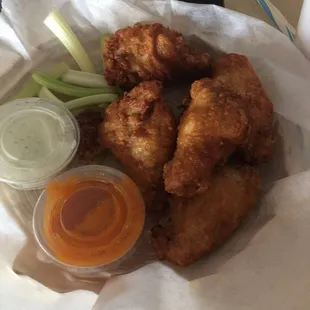 I had chicken wings with a side of their mild sauce. The mild sauce was really good. The fried mushrooms were excellent as was the Gyro