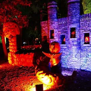 The pumpkin displays were brilliantly aglow and included a pumpkin graveyard (my favorite), a sea-scape, dinosaurs, dragons and more.