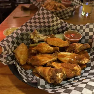 [NOT FRIED HARD] wings