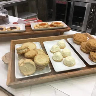 Shortbread Lemon Cream Sandwich