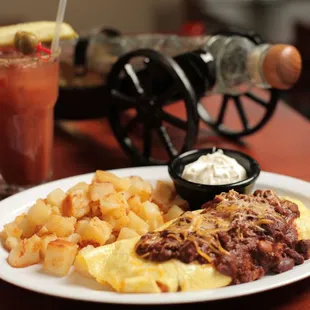 Featuring a small town ambiance, Hudy&apos;s Cafe &amp; The Li&apos;l Bar is the perfect place to go for breakfast, lunch, or dinner...