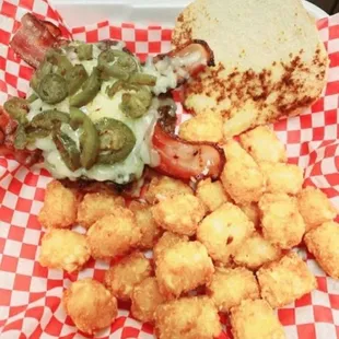 At Hudy&apos;s Cafe &amp; The Li&apos;l Bar, our cafe is open seven days a week, with monthly featured menu items.