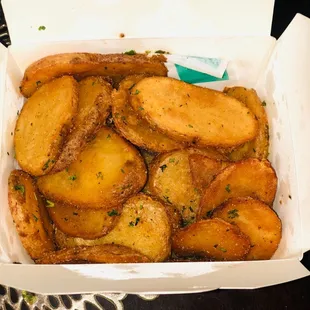 Fries potatoes