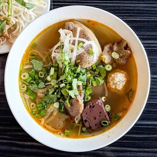 Bun Bo Hue at Hue Oi