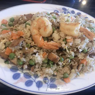 Com Chien Thap Cam (House special fried rice)