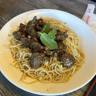 Garlic Noodle with Filet Mignon Party Tray