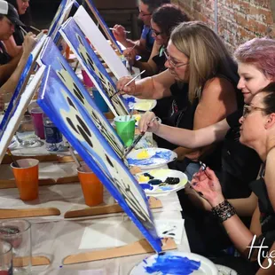 Hues'n'Booze painting party!