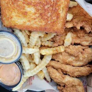 5 tenders with Spicy Magoo Sauce (felt ridiculous ordering that ) and Garlic Parm Sauce