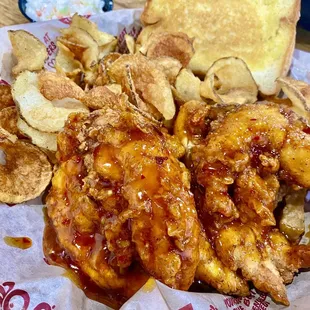 5-Piece tossed &amp; sauced w/ Sweet Heat, hand cut chips, coleslaw, garlic bread