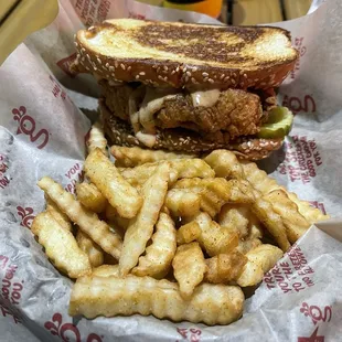 Hue Magoo&apos;s Sandwich