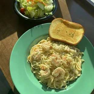 Shrimp Pasta served with Salad and Garlic Toast